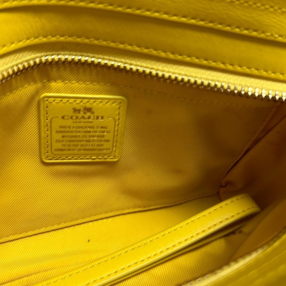 🔥🔥🔥Coach Yellow Leather Crossbody Bag - Picture 10 of 14